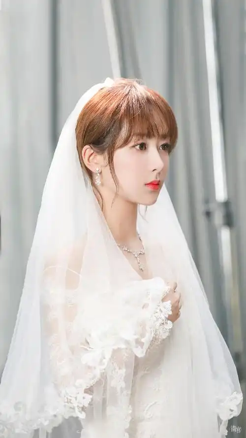 与杨紫共赴微博之夜##内娱女星白色婚纱造型
