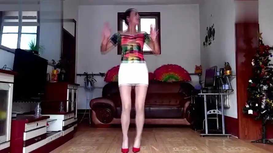 b>寿光市丽敏广场舞 /b> 农村大妈也爱美