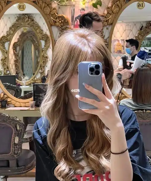 温柔又显白的亚麻奶茶棕少女感发色长沙染发