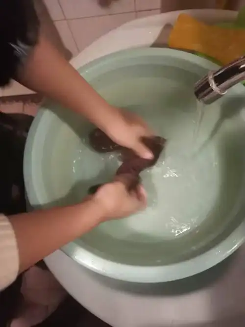 许昌实验小学二(6)班苹果小队——洗袜子