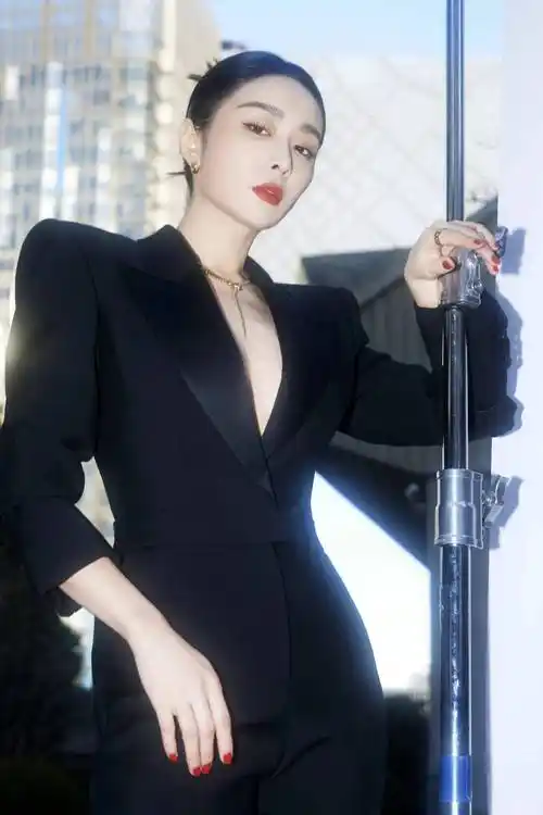 明星高叶写真合集:"大嫂"女神魅力!