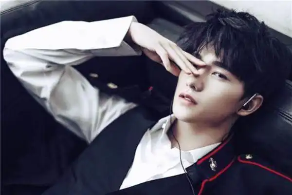 十大著名男明星排行榜朱一龙很是火爆易烊千玺后起之秀