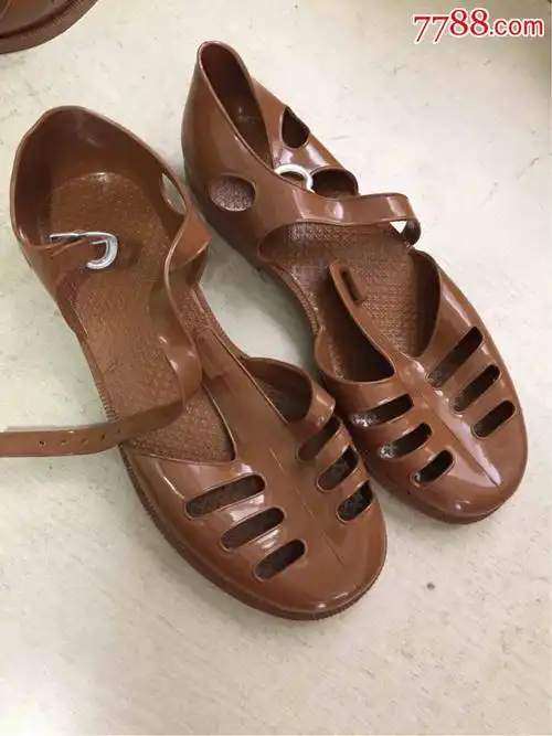 库存橡胶凉鞋