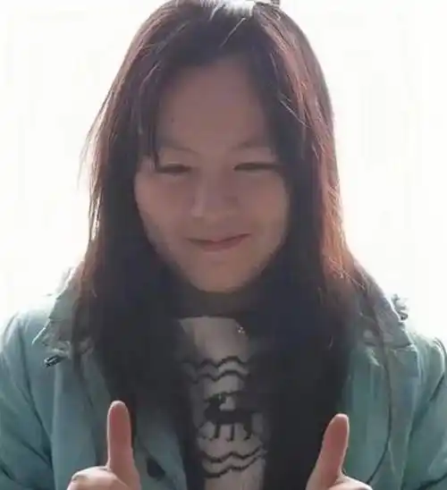 刀郎前妻:生完女儿40天就跑了现在刀郎是幸福的,幸福的,她后悔过吗?