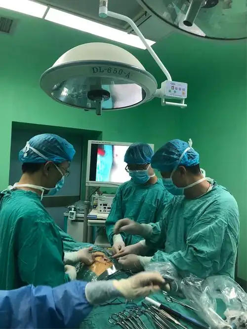 胸心外科独自完成一例胸腔镜下左肺下叶肿物切除手术