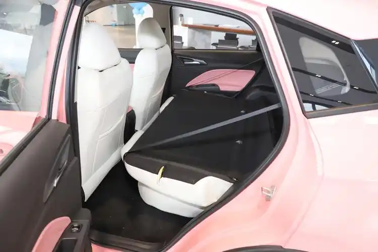 哪吒v车灯-座椅-气囊-易车