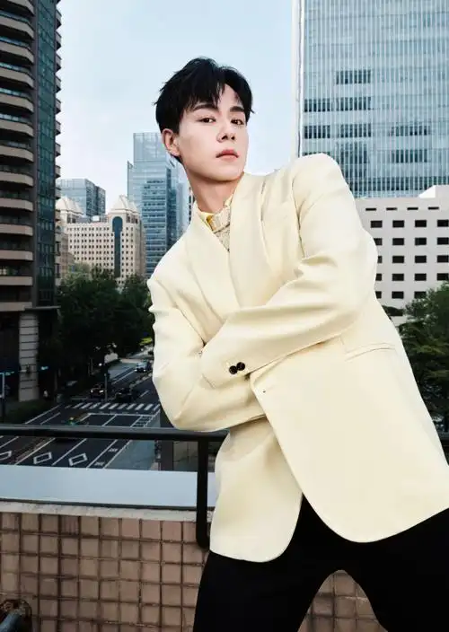 胡一天超话|#一天三两事#之#定格这一天#时尚day@胡一天啊秀场look,洋