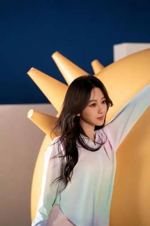 杨紫新造型惊艳全场粉丝直呼恋爱了被赞誉为最美代言人