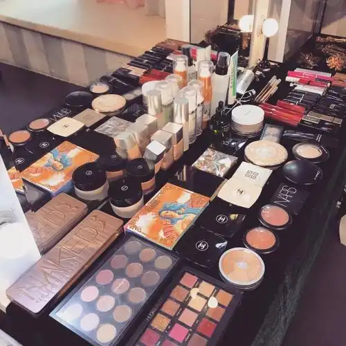 范冰冰公价值百万的化妆台很厉害?那是你没有看过化妆师的!