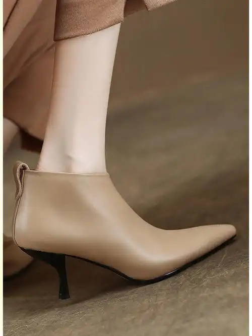 简约气质,通勤百搭#鞋控の日常  #裸靴  #百搭小裸靴  #短靴  #高跟短