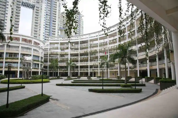 走进名校北师大南山附校深圳湾畔励学路北师附校好读书4月30日深圳