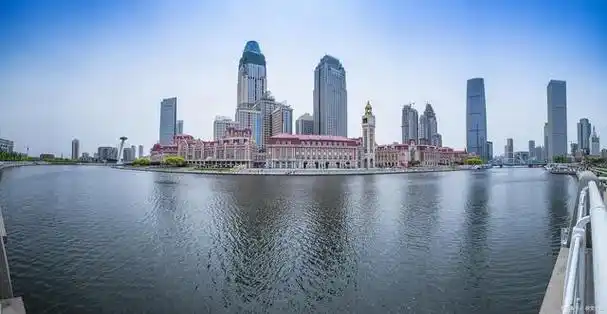 天津海河是天津市的母亲河,发源于宝坻区,流经天津市中心区域,最终