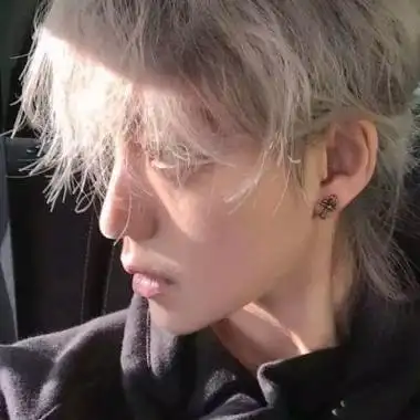 qq头像男生霸气高冷范上半身 霸气头像图片大全 -【爱个性】