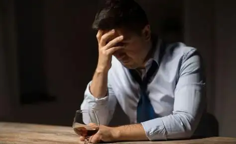 男人累了怎么安慰最暖心 理解心疼男人压力的句子说说