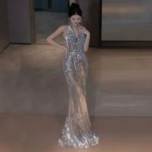 法式晚礼服银色亮片高级感名媛轻奢露背鱼尾挂脖宴会主持人礼服女