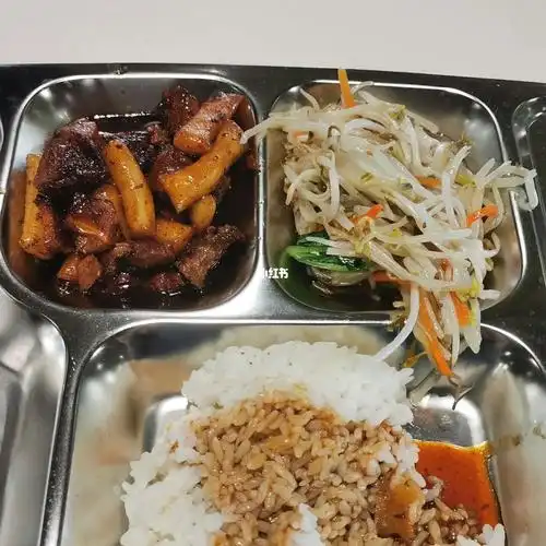 回归铁盘饭浙理临平2楼食堂