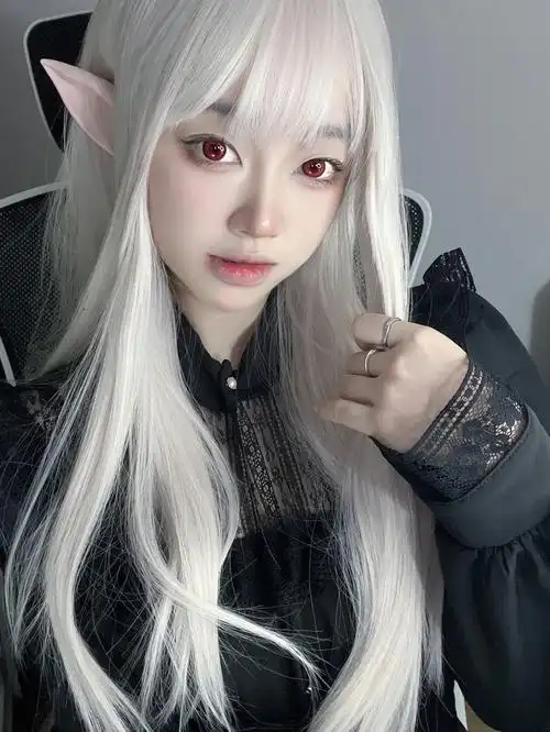 中国人均白毛红瞳控啦