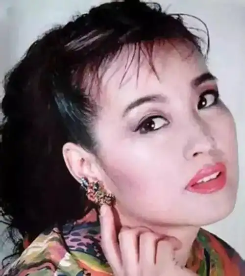 刘晓庆80年代经典老照片这才是真正的美得不可方物