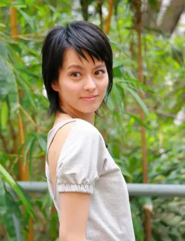 组图:短发大不同 清爽美人梁咏琪百变短发造型(3)