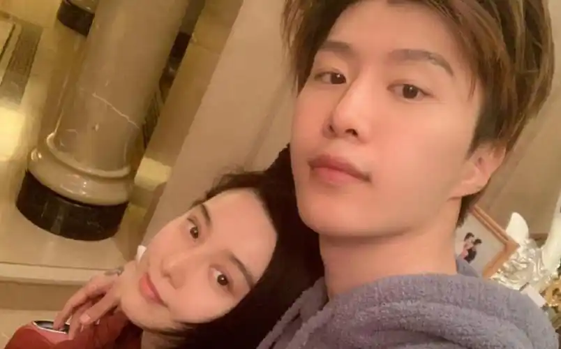 范丞丞抽烟被拍粉丝还曾diss王源抽烟人设塌了范冰冰也没辙