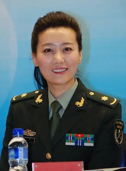 谭晶又上综艺了,当年《歌手5》她为啥退赛?得知她的身份才明白