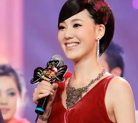 被传与小尼结婚的她,如今怎样了_王冠_李咏_事业