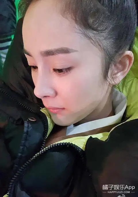 杨幂出道13年发际线后移2厘米原因在这