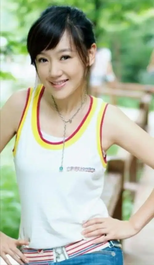 分手14年后,胡歌隐婚生子,薛佳凝皈依佛门,她在追求什么?-腾讯新闻