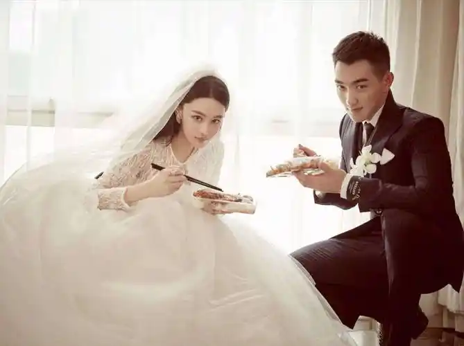 女明星婚纱照大盘点,清新风时尚风简约风都有,看完你最喜欢哪款_款式