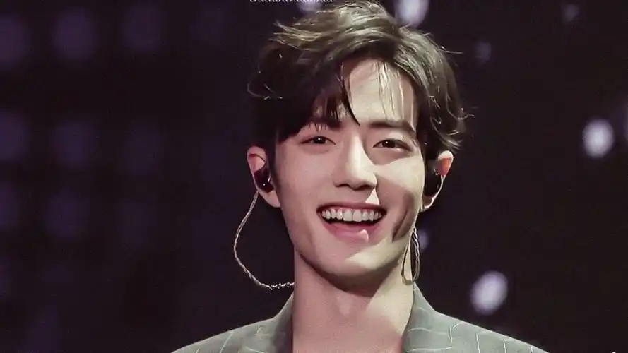 大老师说肖战的笑容可以融化世界上的一切太治愈了