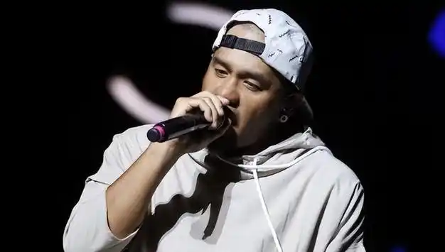 张震岳结婚了新娘是alin的表妹婚礼朴素可爱以为他早就结婚