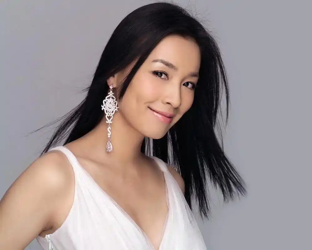 你知道哪些看着"凉了",事实上在娱乐圈外,风生水起的明星吗?