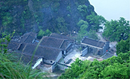 江西龙虎山无蚊村:清净自然山水间