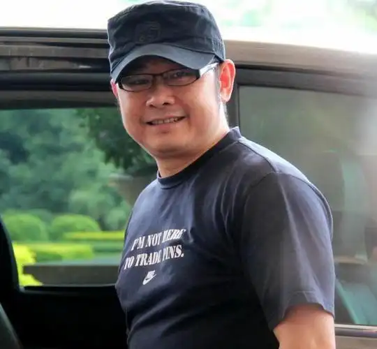 刀郎的个人资料简介:前妻生下孩子后连夜跑路,前妻的离开是他人生真正