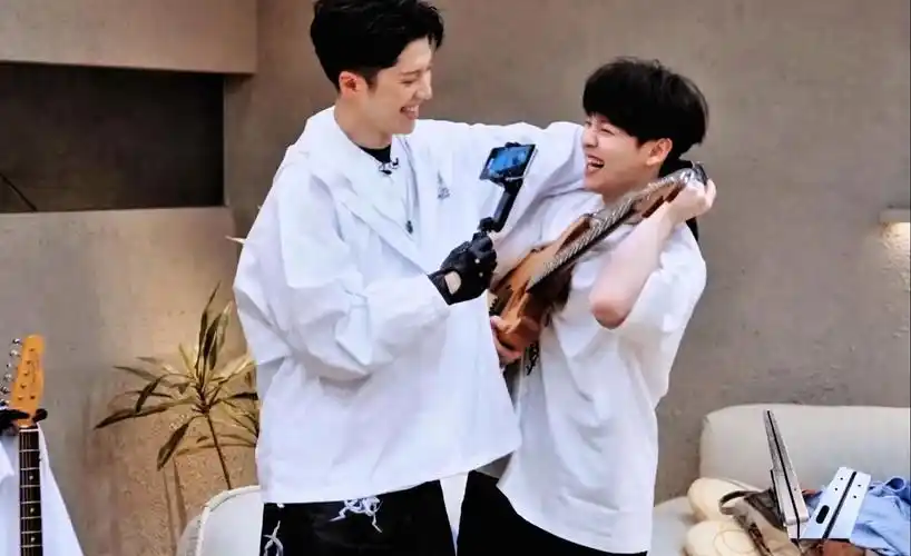 米哈尤|雅:尤尤让我看看你的腹肌嘛~(重转)【尤长靖x雅】