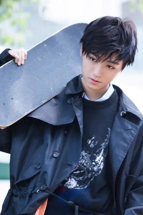 王俊凯 2017《vogueme》十月刊 拍摄花絮照