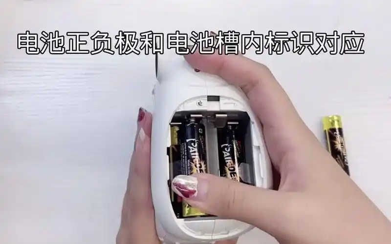 富士拍立得mini7  电池安装教程