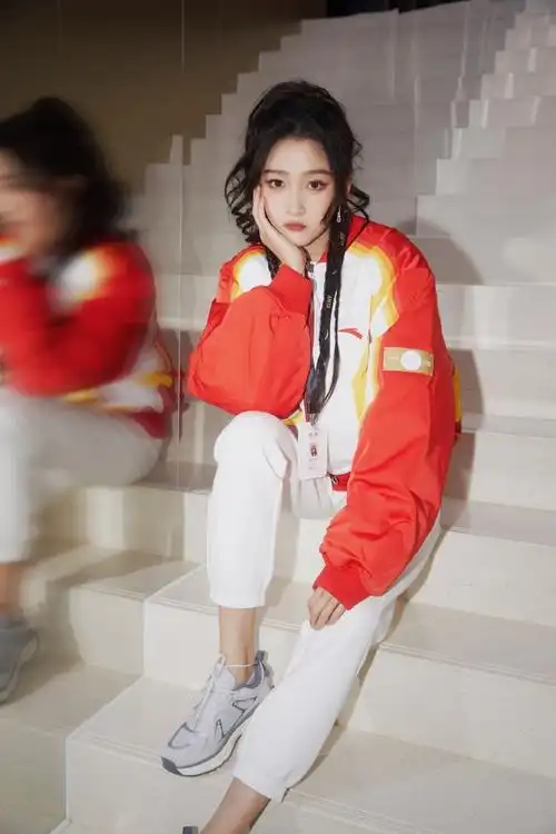 关晓彤初冬穿搭