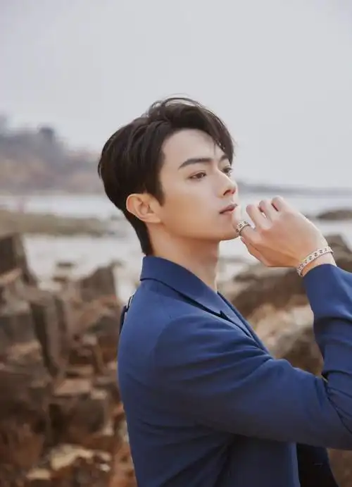 许凯fendi熟男雅痞风