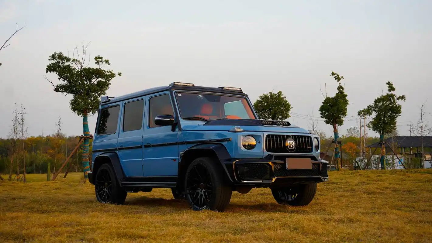 「瓷器蓝熊猫版双拼色」老款奔驰g500升级巴博斯外观