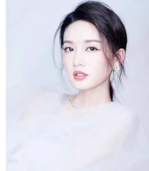 应采儿预言邓伦与她才是"爱情"_李沁_人气_微博