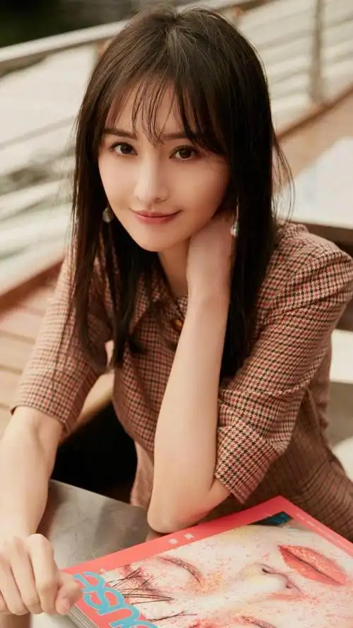 清新甜美郑爽时尚气质写真