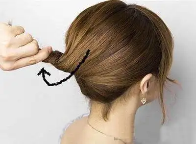 如何盘短头发简单漂亮图解 夏天简单好看的盘发头发稍短