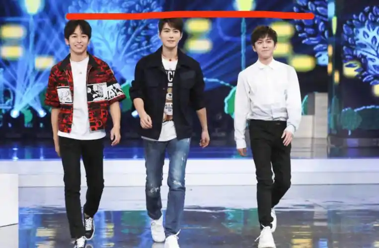 陈翔武艺调侃节目嘉宾,对话搞笑竟无意暴露武艺身高