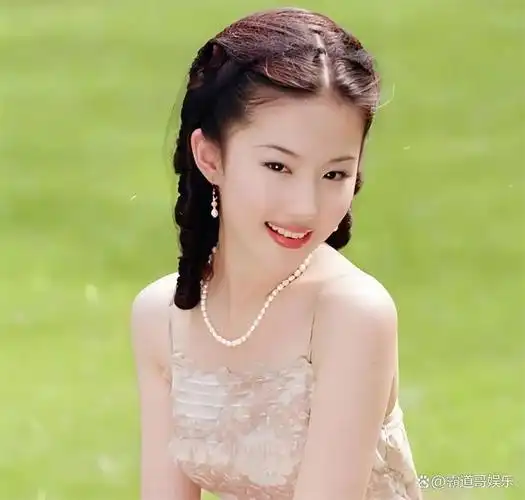 刘亦菲上大学时没人追当看到她的学生照后网友这谁敢追