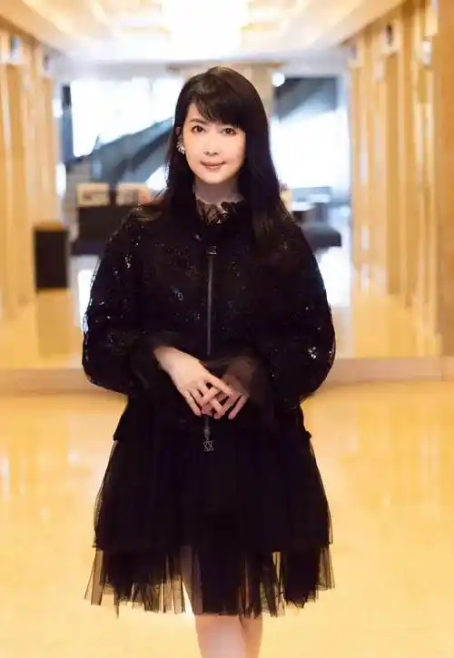 原创孟庭苇52岁生日最新照片曝光依旧粉美如少女