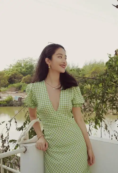 杨采钰绿裙清新靓丽写真图片34