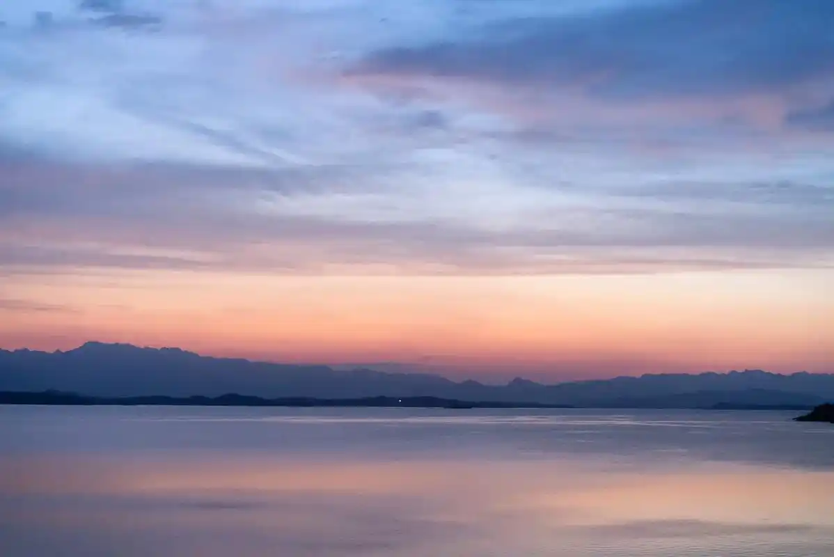 日暮黄昏 浪漫温柔.不仅拍人的写真,也喜欢拍各种美时美景 踩 - 抖音