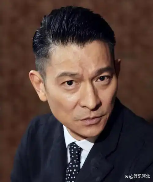 越老越帅的男演员我只服这5位气质好不说连鱼尾纹都是戏