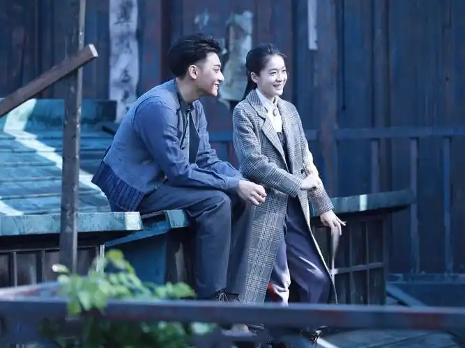 黄子韬和张雪迎拍吻戏,却向导演讨价还价?大喊:我习惯这边亲